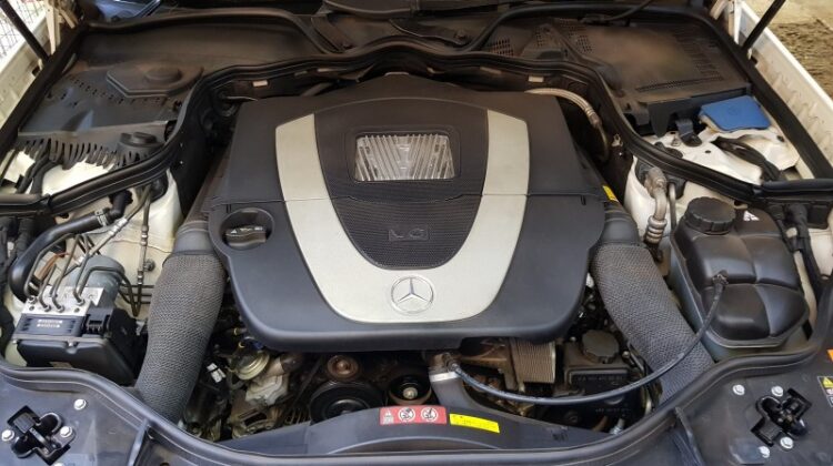 Mercedes Benz E300 (Elegance)