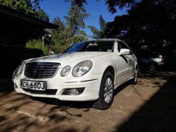 Mercedes Benz E300 (Elegance)